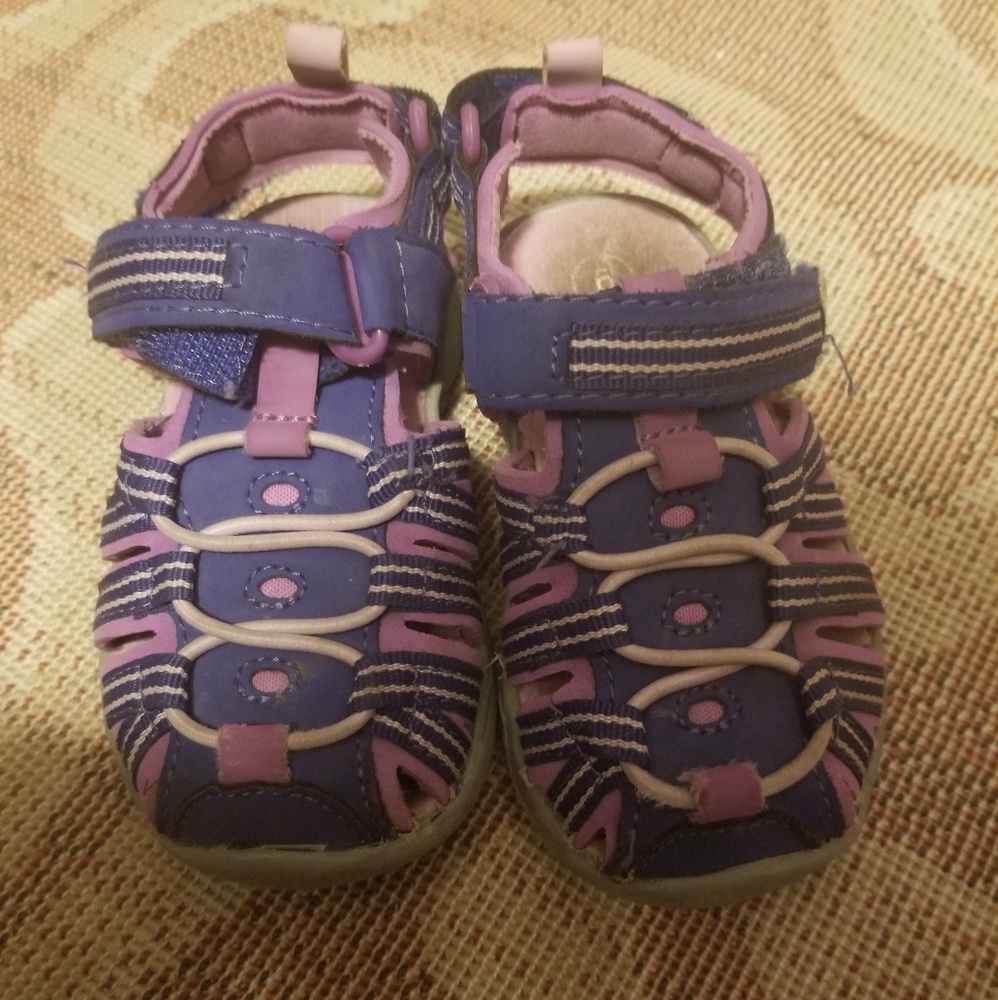 Sandles